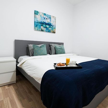 Gabi - Chic Apt With Parking Close To Veranda Mall Bucarest Esterno foto