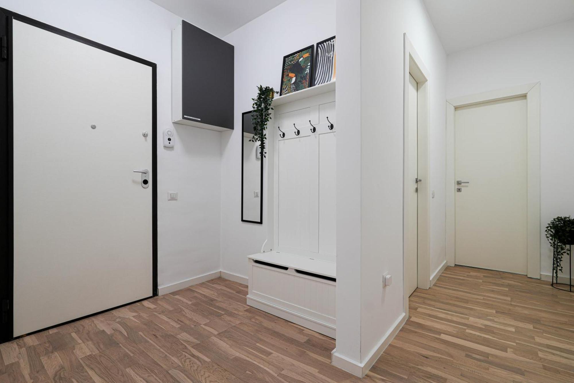 Gabi - Chic Apt With Parking Close To Veranda Mall Bucarest Esterno foto