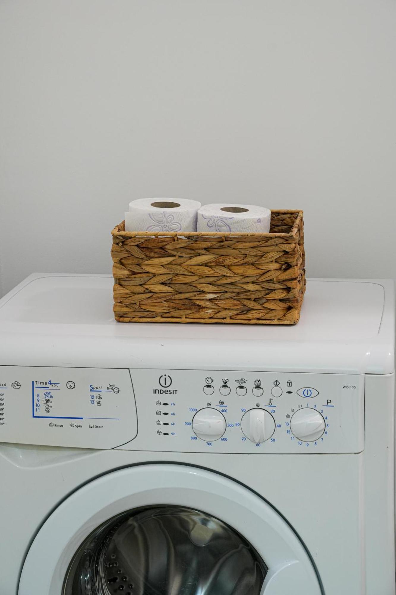 Gabi - Chic Apt With Parking Close To Veranda Mall Bucarest Esterno foto