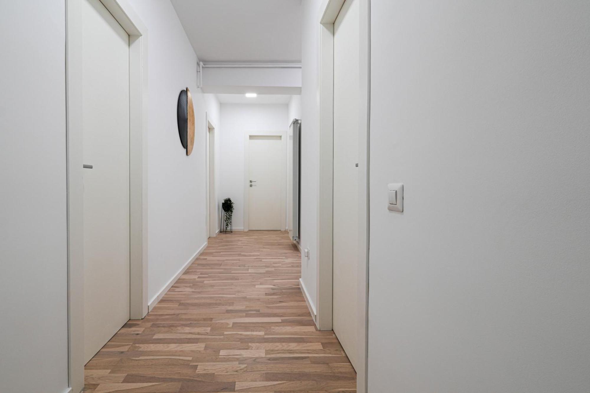 Gabi - Chic Apt With Parking Close To Veranda Mall Bucarest Esterno foto