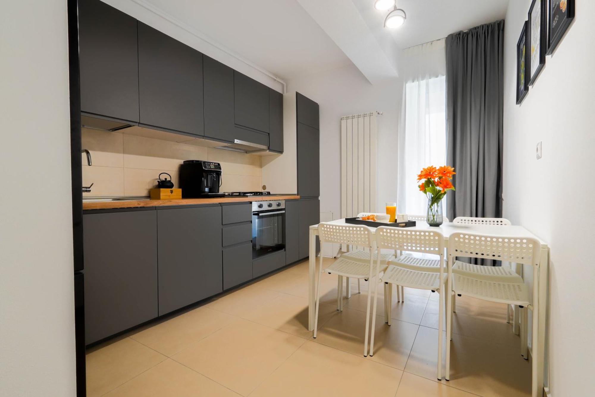 Gabi - Chic Apt With Parking Close To Veranda Mall Bucarest Esterno foto